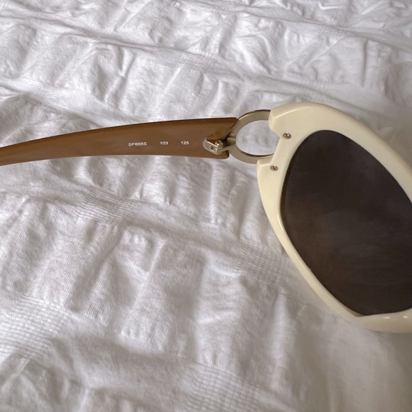 Salvatore Ferragamo Two-tone  Classic Sunglasses main image 7